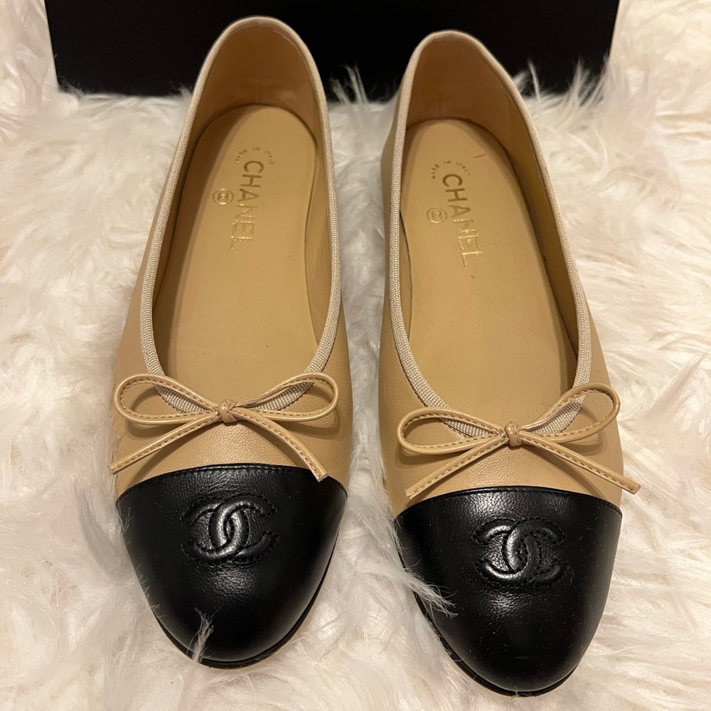 Chanel Beige lambskin ballet flats